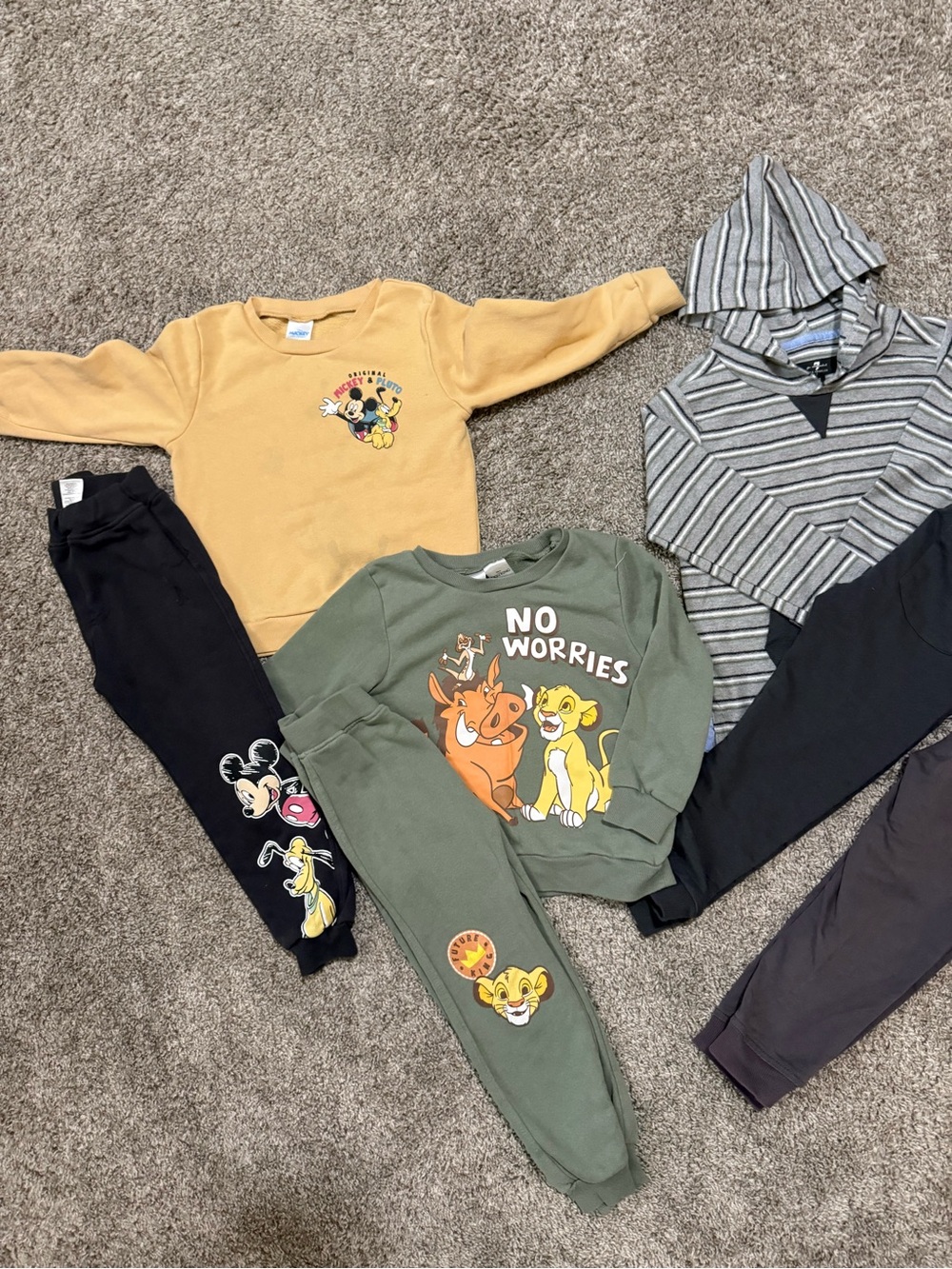 Bundle of Boys Clothes Matching Shirts and Pants Sz 4T - Picture 6 of 8